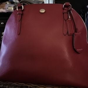 COACH PEYTON. NEVER USED FRONT POLISHED NICKEL COACH SIGNATURE BUTTON MAROON